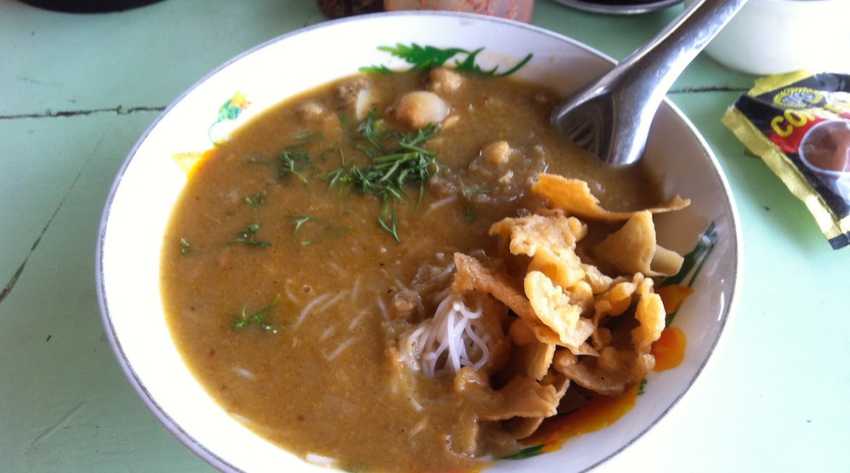 Mohinga - Most popular noodle soup for breakfast